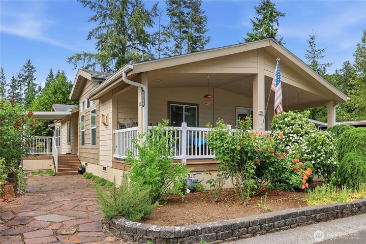 Property Photo:  18425 NE 95th Street 186  WA 98052 