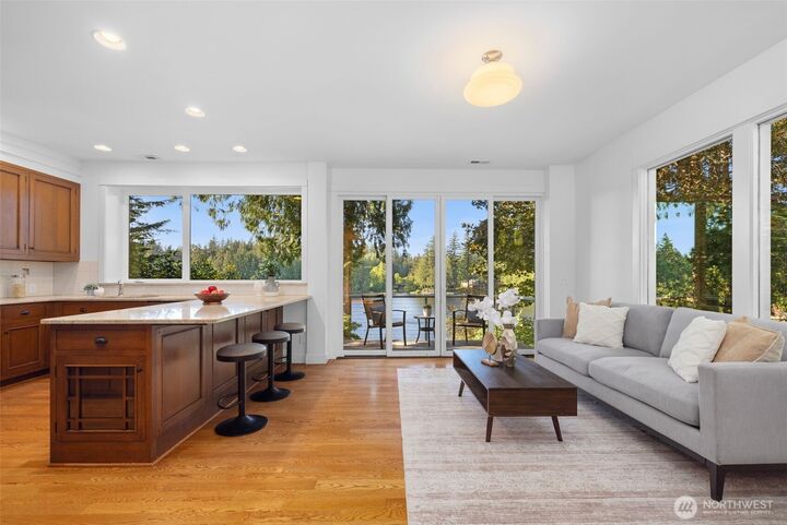 Property Photo:  2057 E Beaver Lake Drive SE  WA 98075 