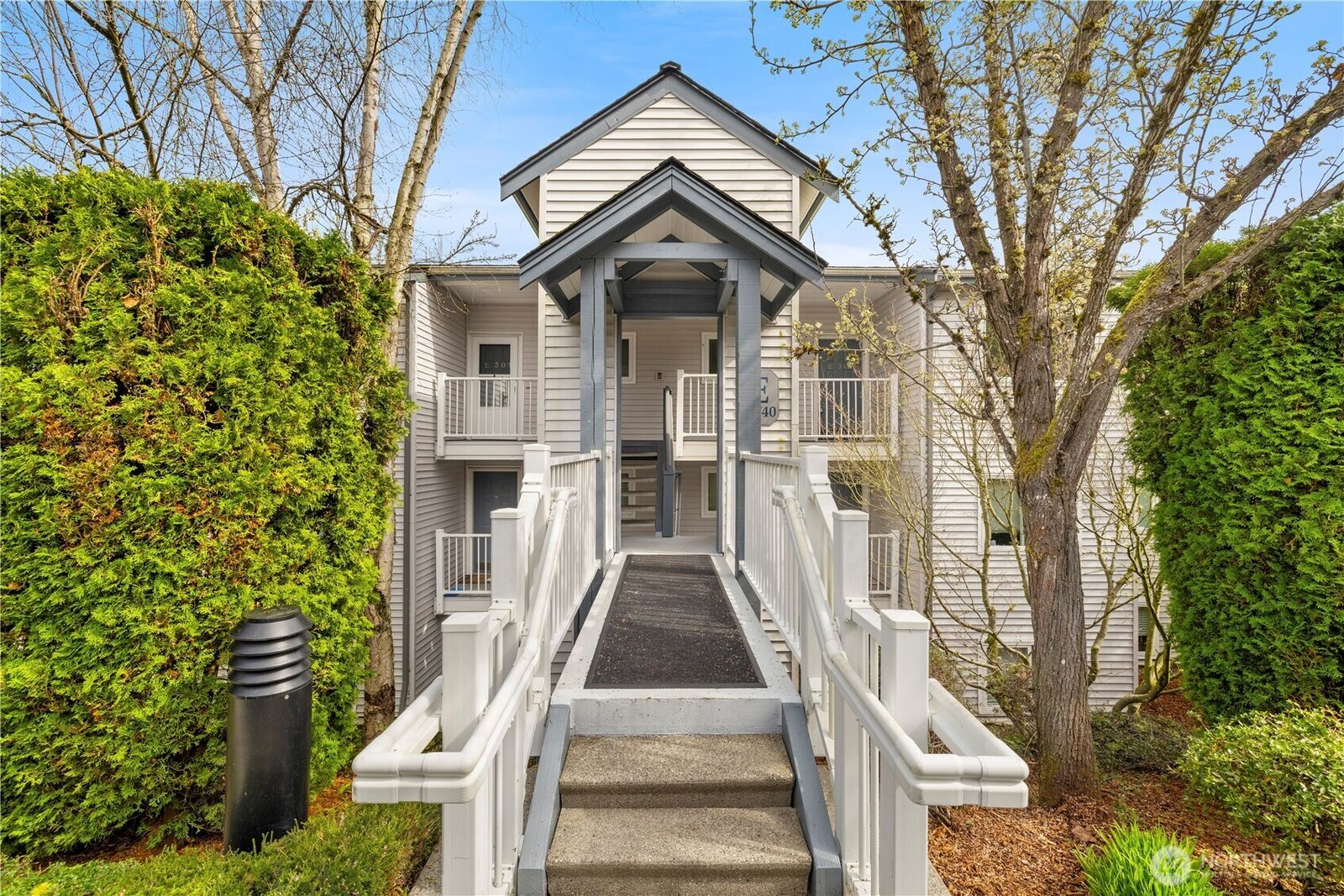 Property Photo: 12740 NE 10th Place E302 WA 98005