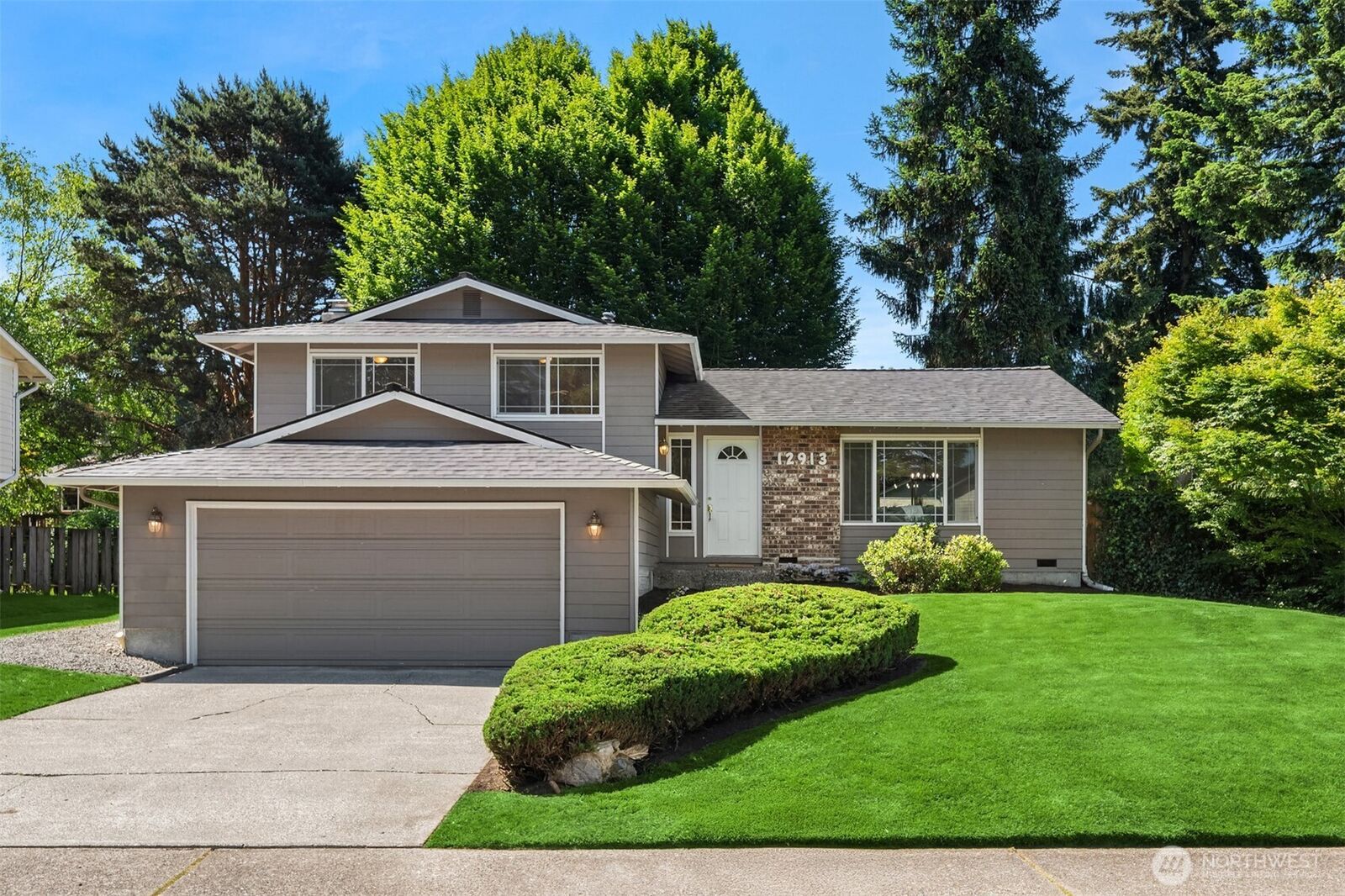 Property Photo: 12913 NE 144th Place WA 98034