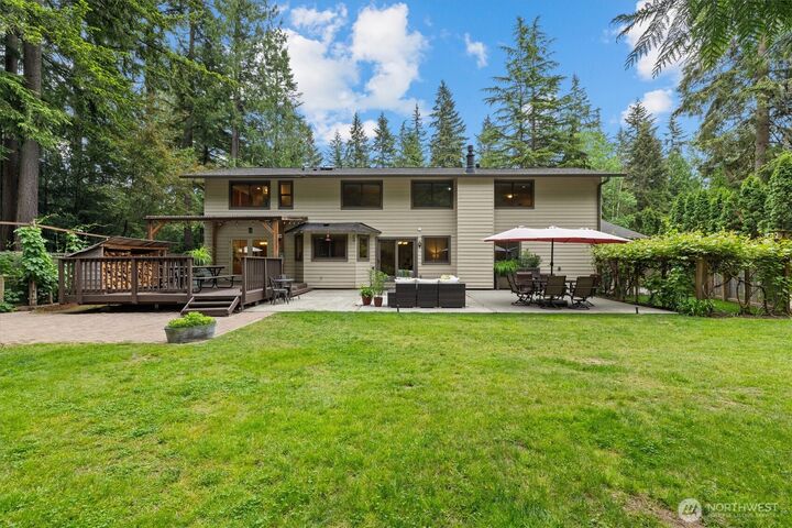 Property Photo:  6923  237th Avenue NE  WA 98053 