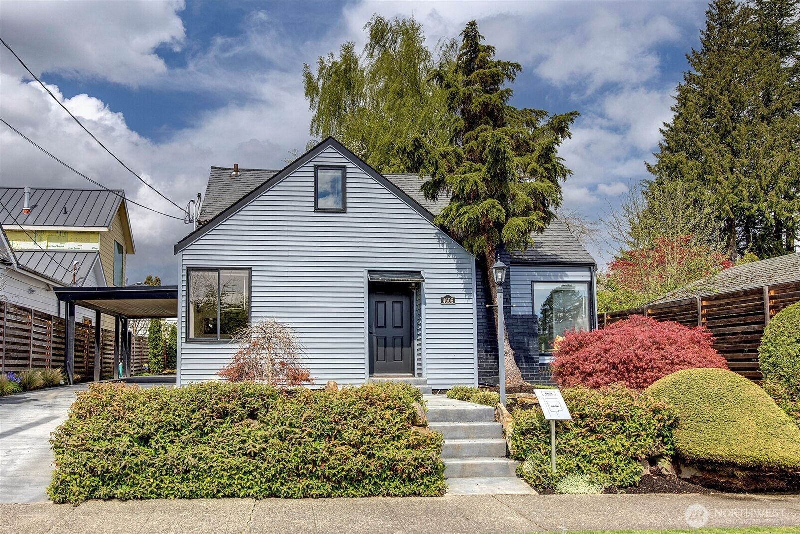 Property Photo:  4606 NE 47th Street  WA 98105 