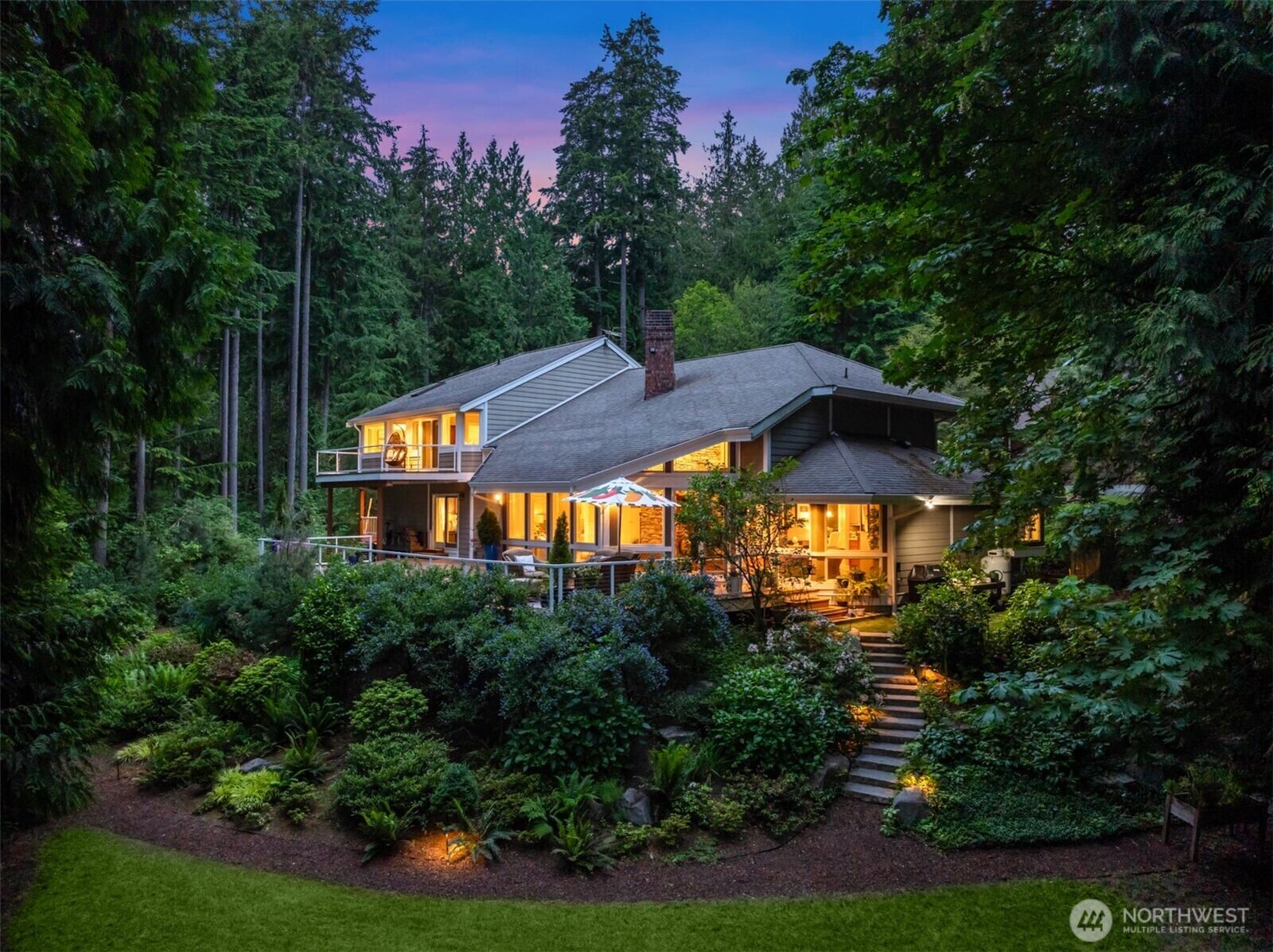 Property Photo:  4560  Island Avenue  WA 98110 
