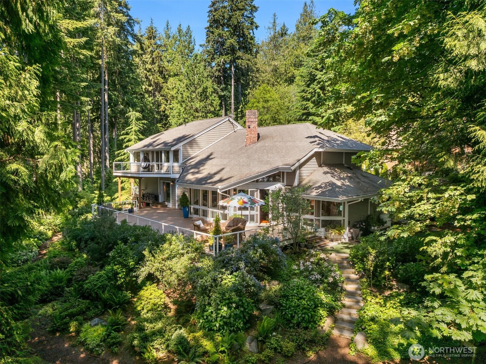 Property Photo: 4560 Island Avenue WA 98110