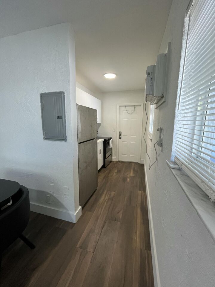 Property Photo:  2300 NW 6th Street 2  FL 33311 