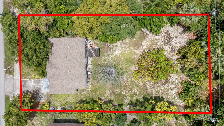 Property Photo:  229 SW 4th Avenue  FL 33444 