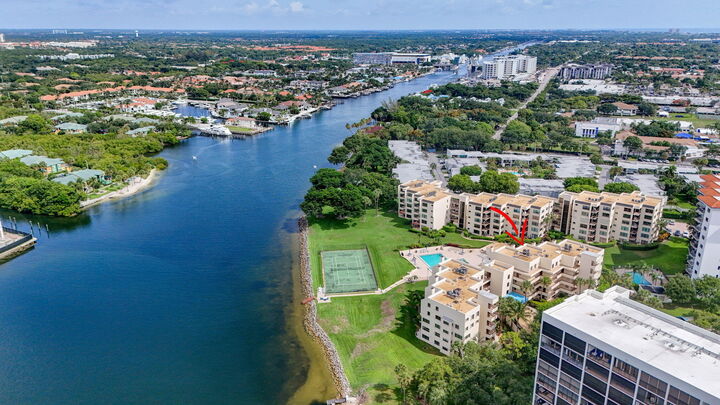 Property Photo: 364 Golfview Road 506 FL 33408