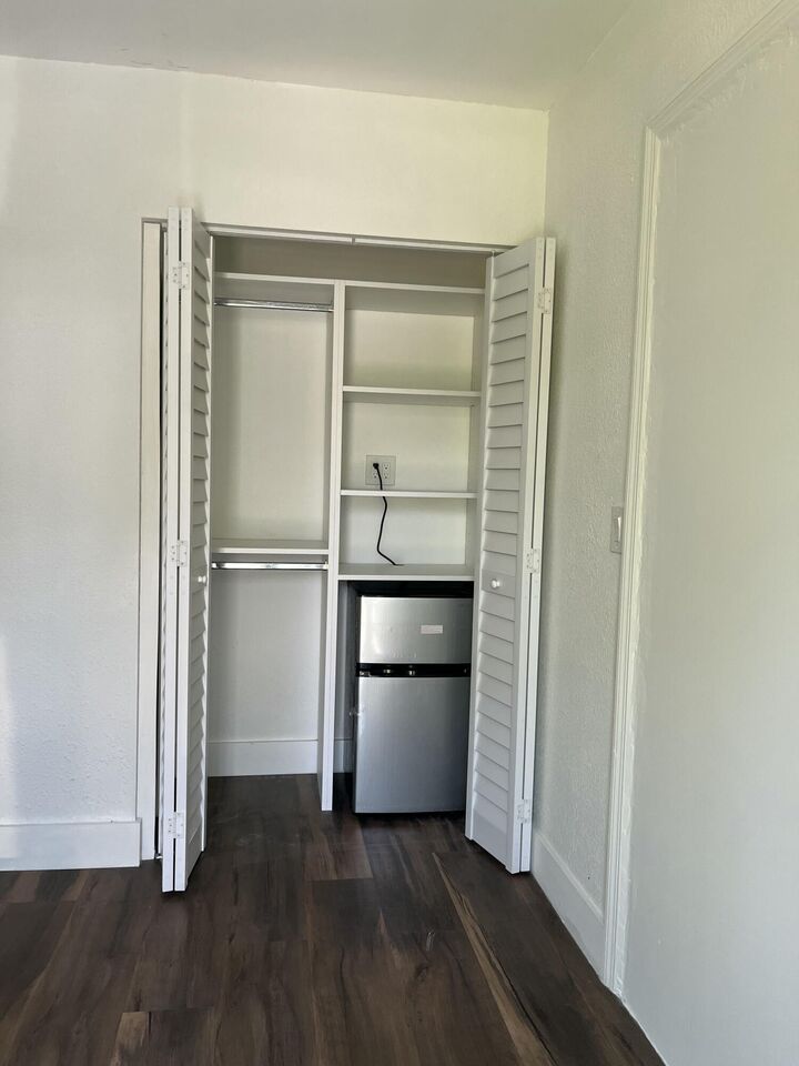 Property Photo: 2300 NW 6th Street 1 FL 33311