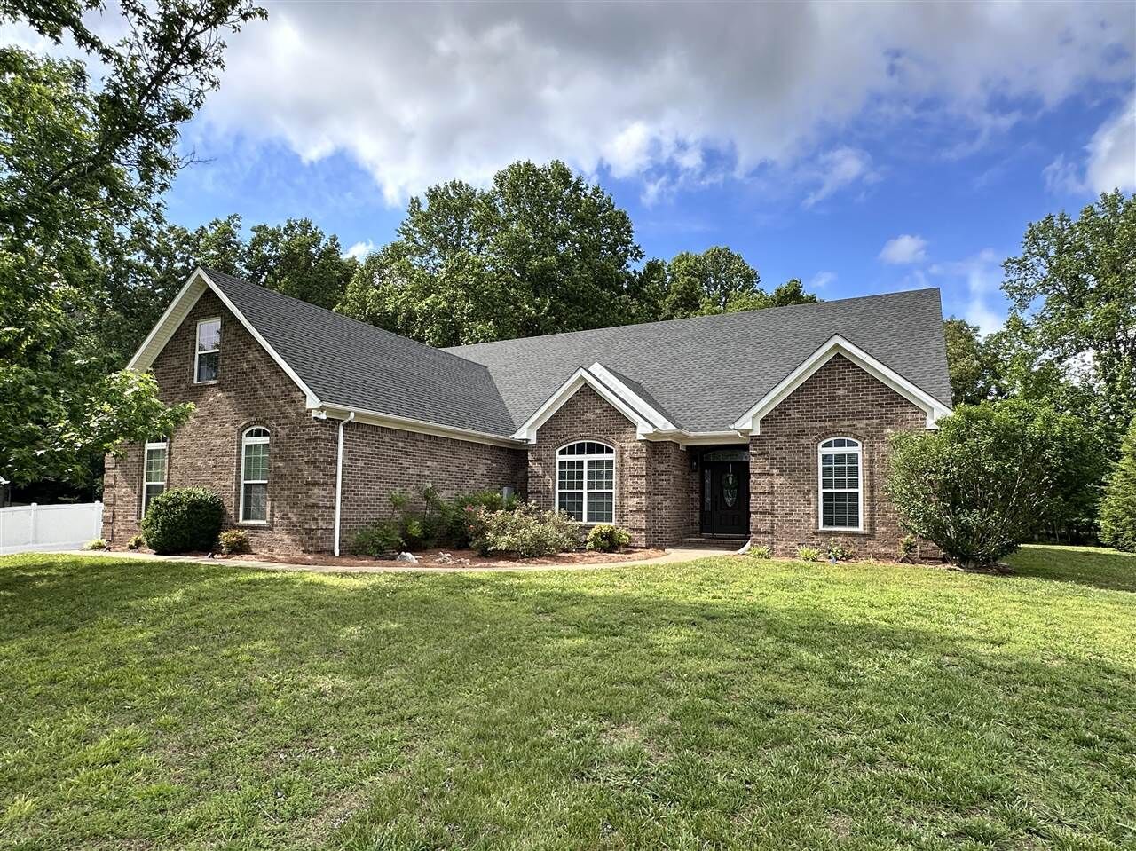 Property Photo:  240 Cross Creek Court  KY 42122 