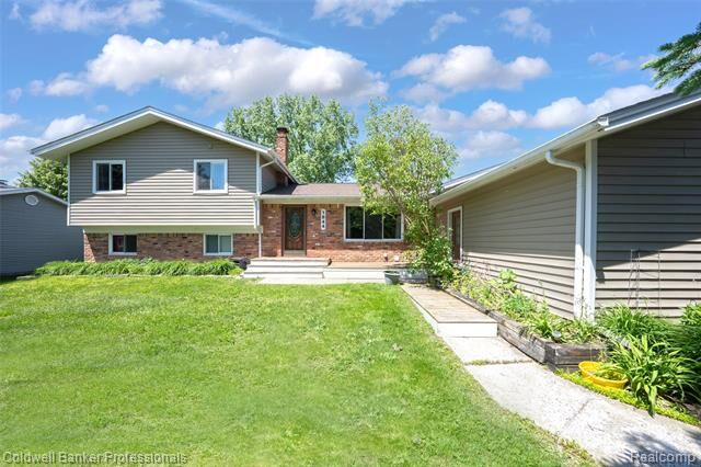 Property Photo:  1844 Harwood Drive  MI 48371 