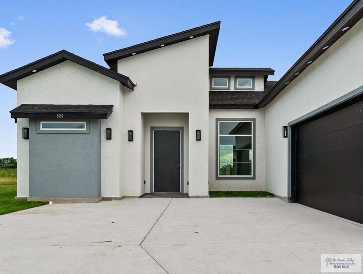 Property Photo: 526 Oriole Dr TX 78568