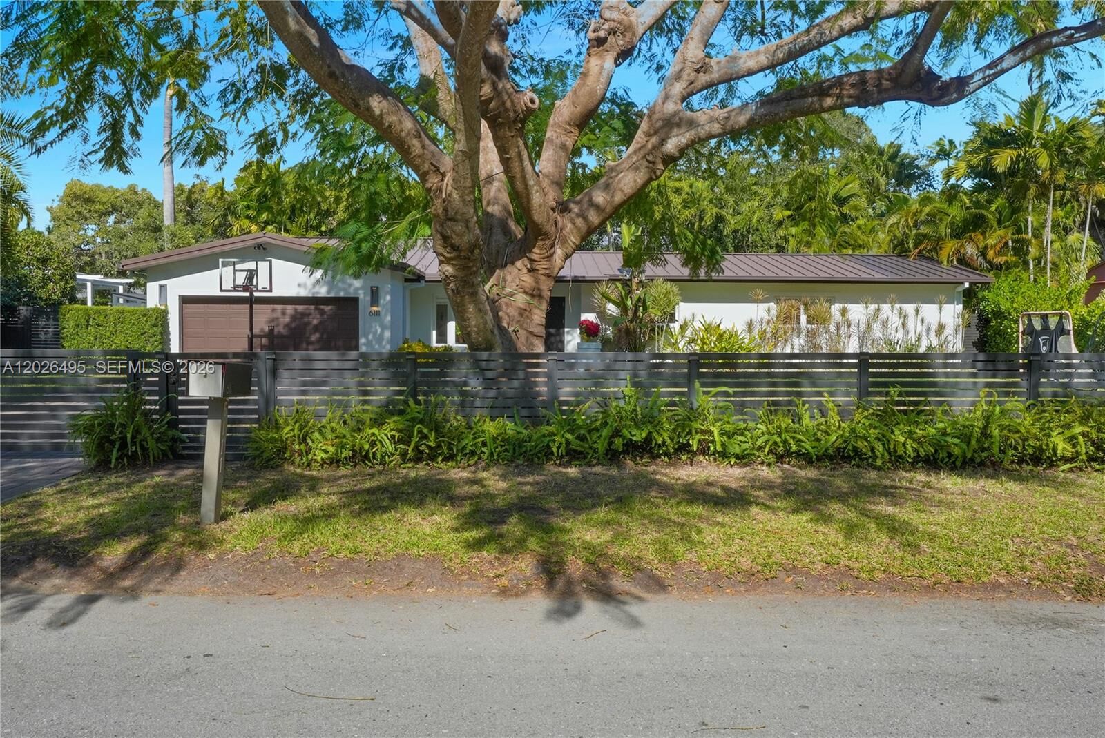 Property Photo:  6111 SW 86th St  FL 33143 