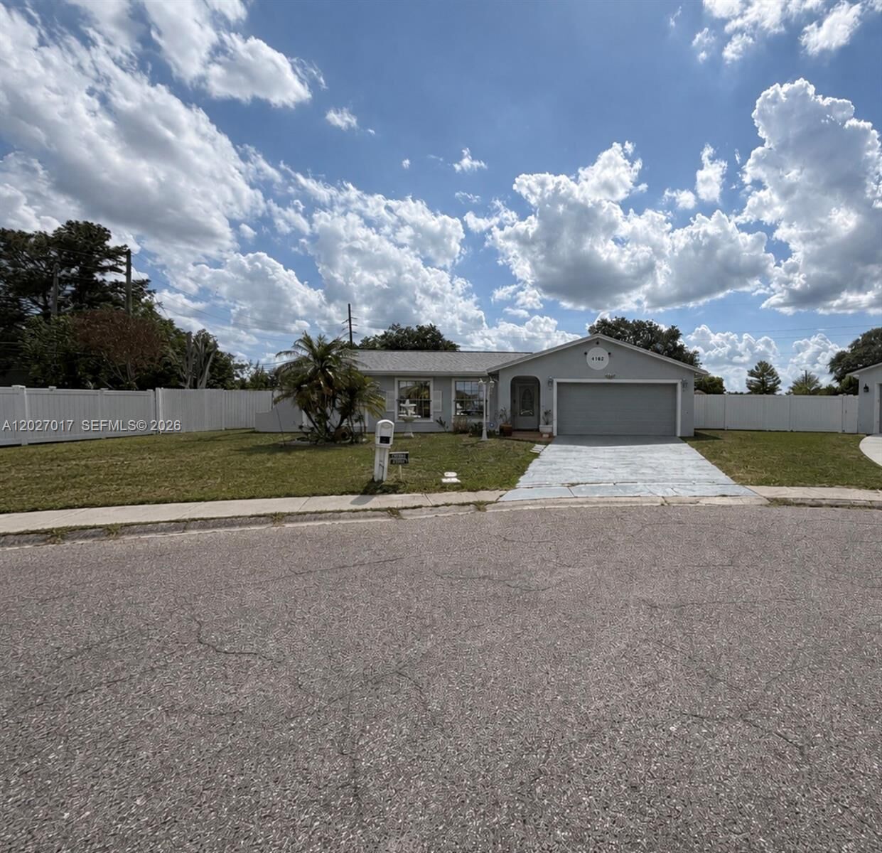 Property Photo: 4162 Kingsbridge Drive FL 32839