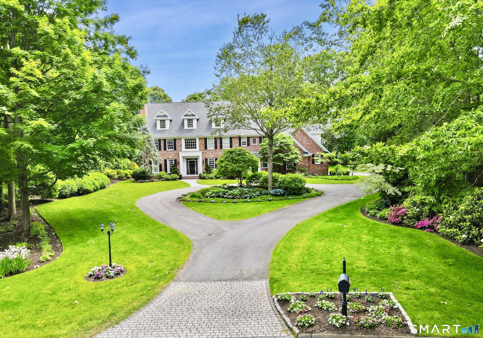 Property Photo:  21 Williamsburg Lane  CT 06001 