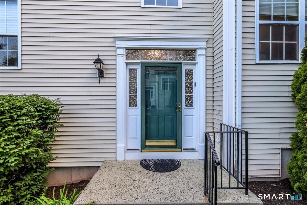Property Photo: 2101 Eaton Court 2101 CT 06811