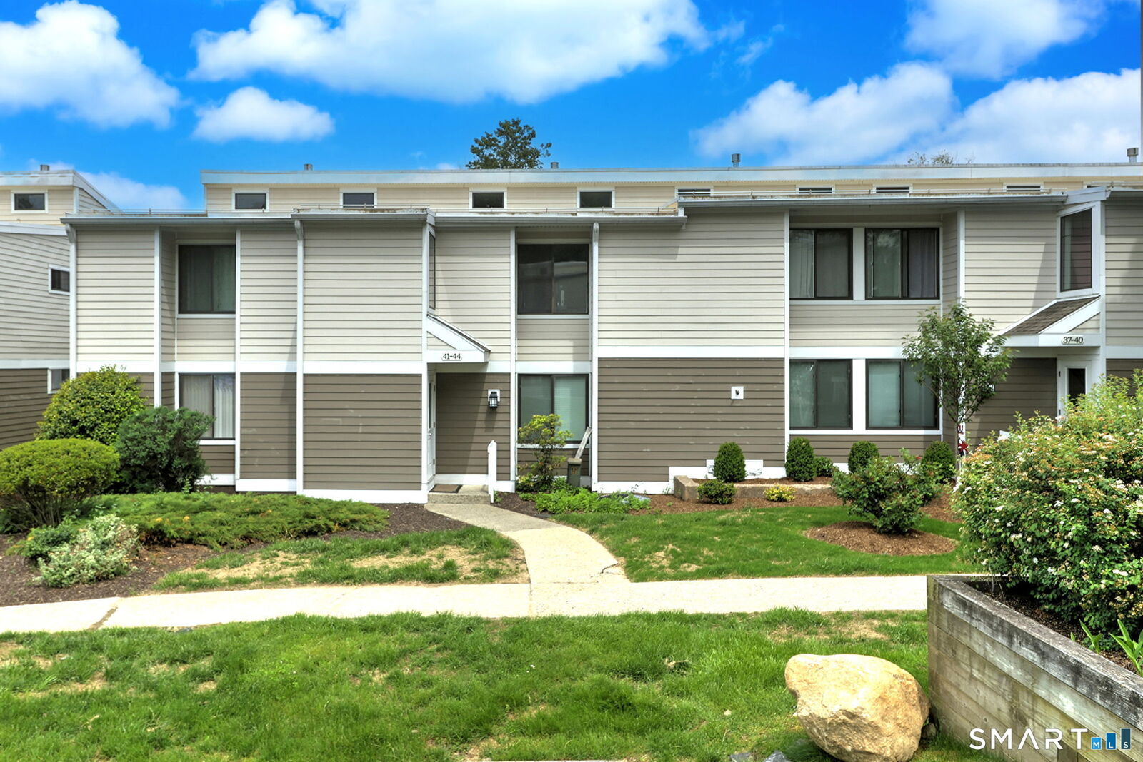 Property Photo:  43 Lawson Lane 43  CT 06877 