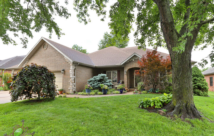 Property Photo:  607 N Persimmon Drive  MO 65714 