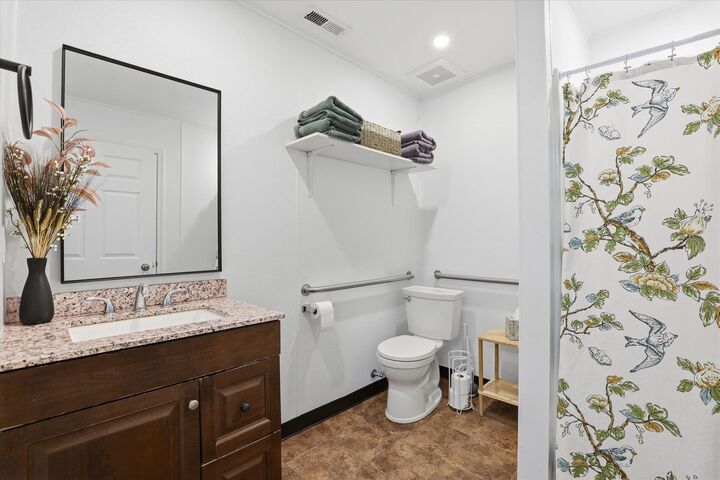 Property Photo:  103 W 1st Ave  WA 99006 