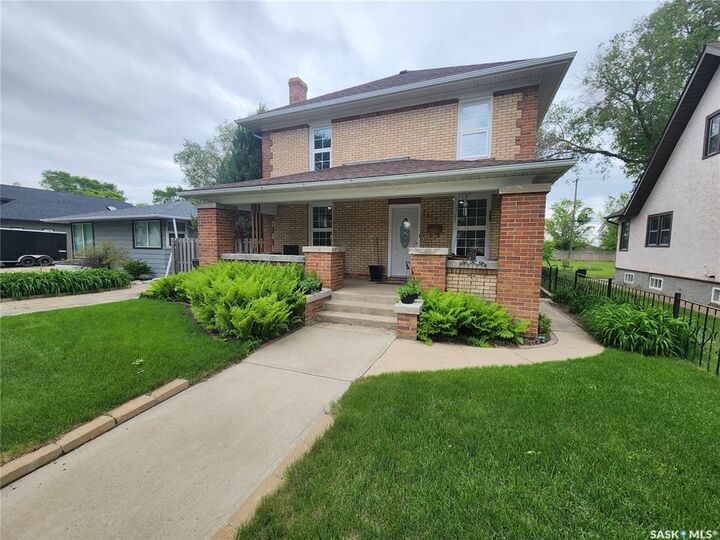 Property Photo: 1418 2nd Street SK S4A 0M6