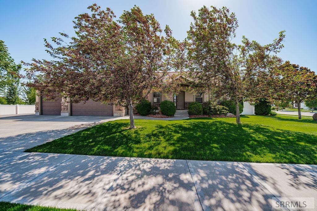Property Photo:  140 Casa Drive  ID 83404 