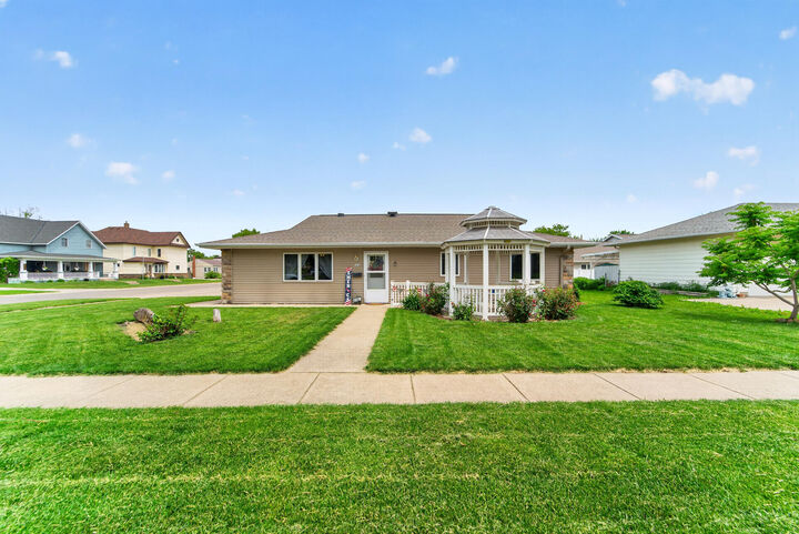 Property Photo:  222 W 2nd  Street  IA 51401 