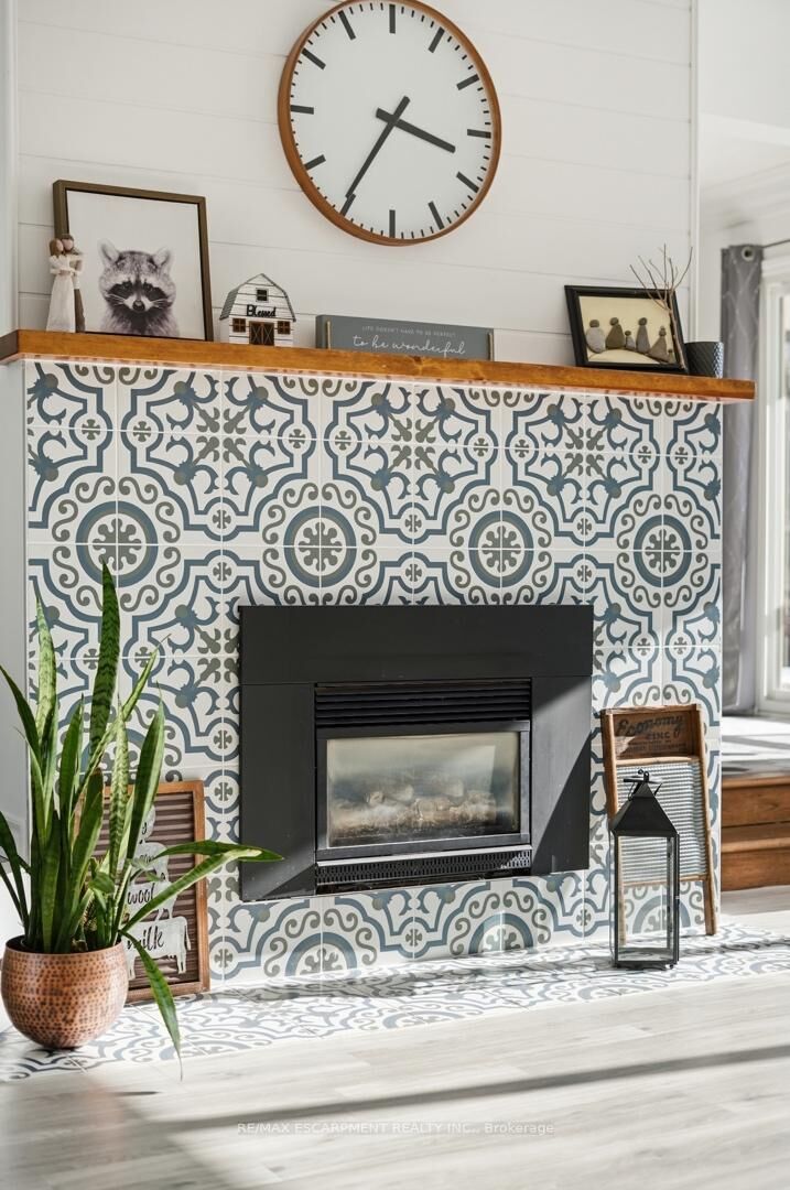 Property Photo: 81 Thomson Drive ON L8B 0G5