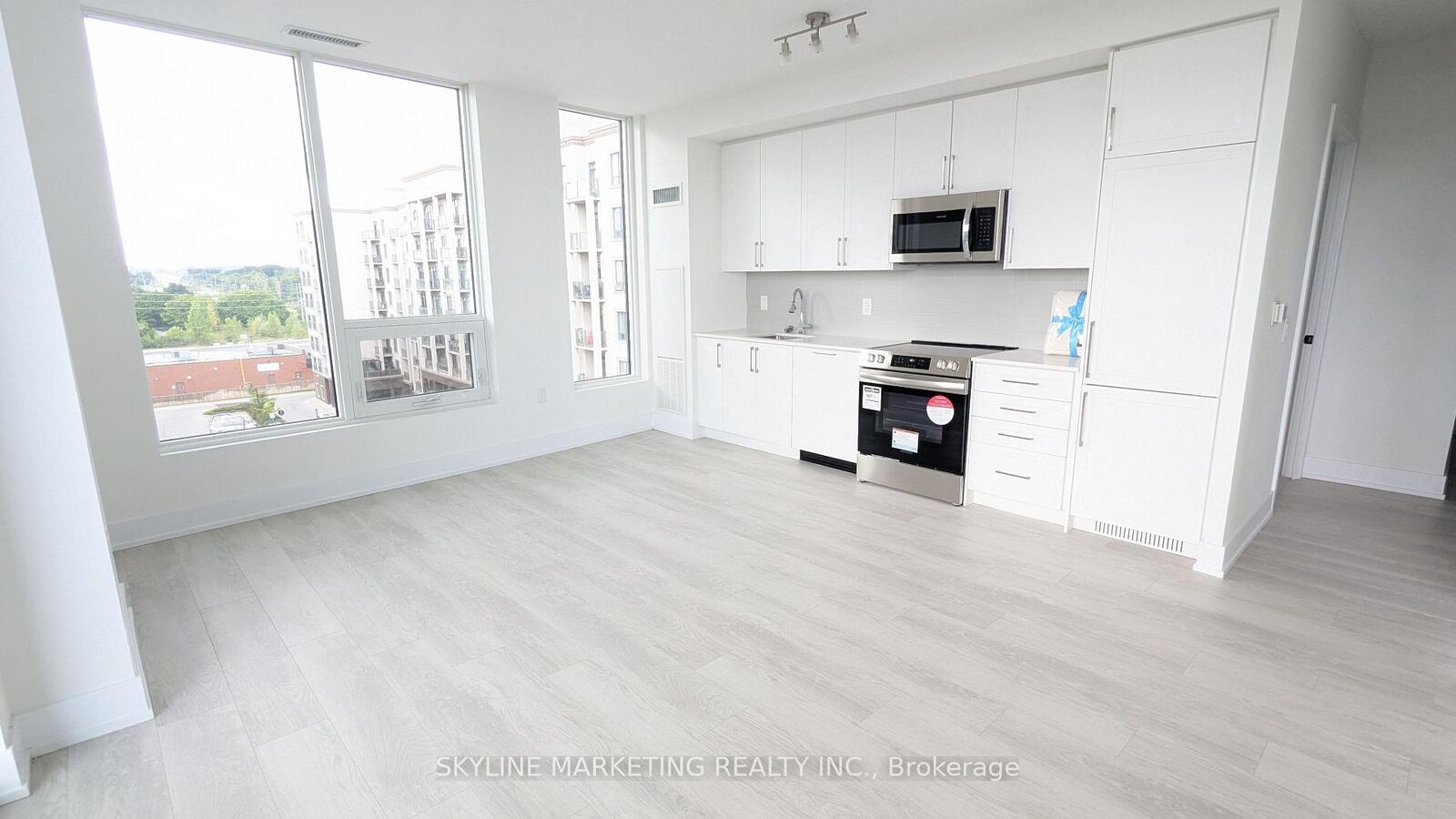 Property Photo: 2450 Old Bronte Road 642 ON L6M 5P6