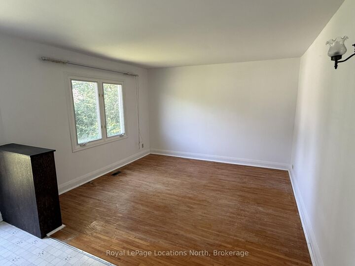 Property Photo: 386 Sykes Street S ON N4L 1C6
