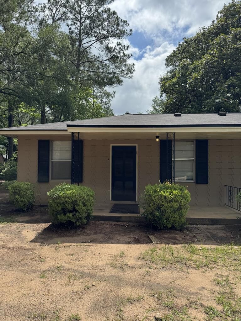 Property Photo:  1004-A 8th Avenue  GA 31701 