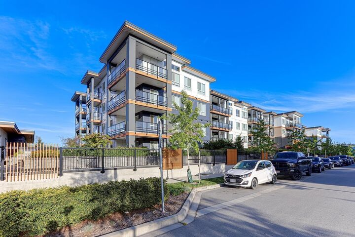 Property Photo: 1792 Starling Drive 306 BC V4M 0E4