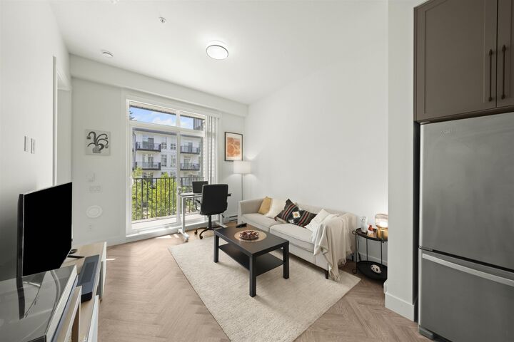 Property Photo: 13933 105 Boulevard 201 BC V3T 0R6