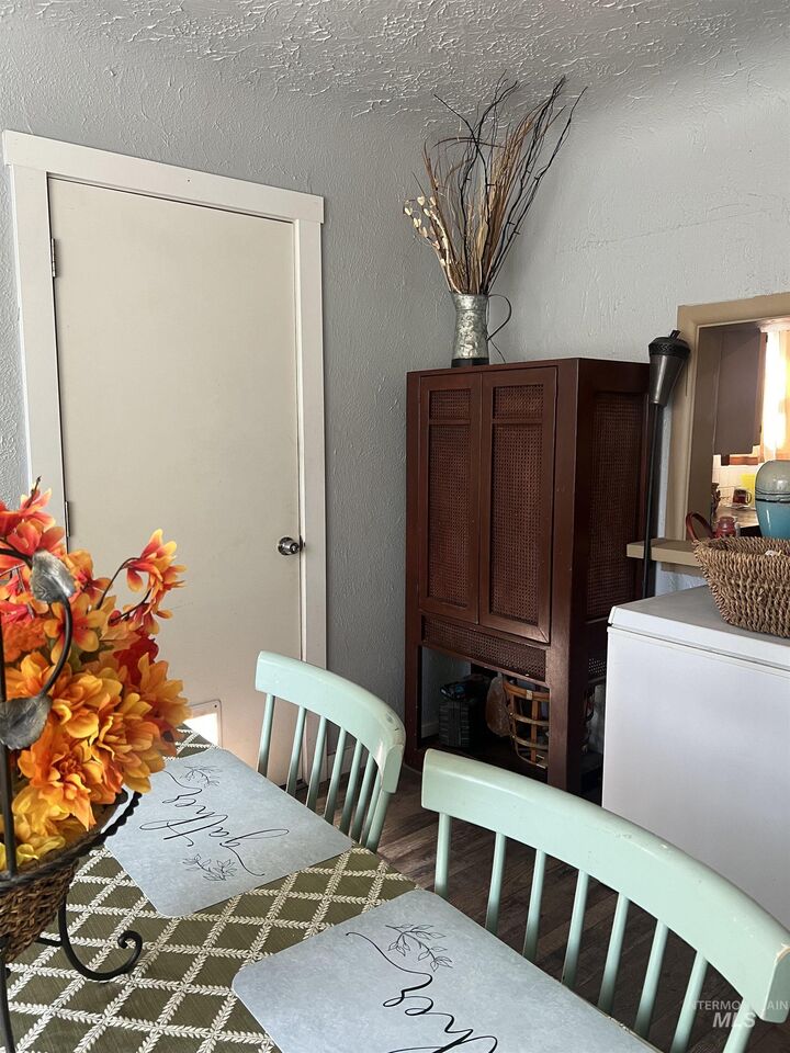 Property Photo:  433 N 6th Street  ID 83661 