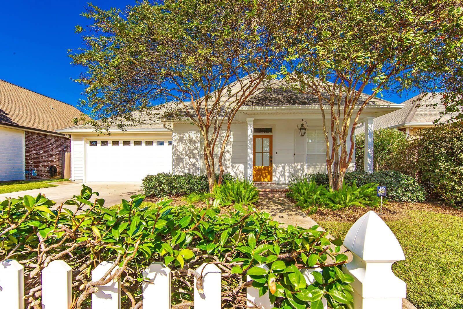 Property Photo:  504 Sugar Mill Courtyard  LA 70360 