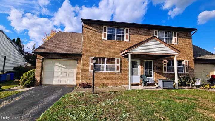Property Photo:  1708 Condor Lane  PA 17315 