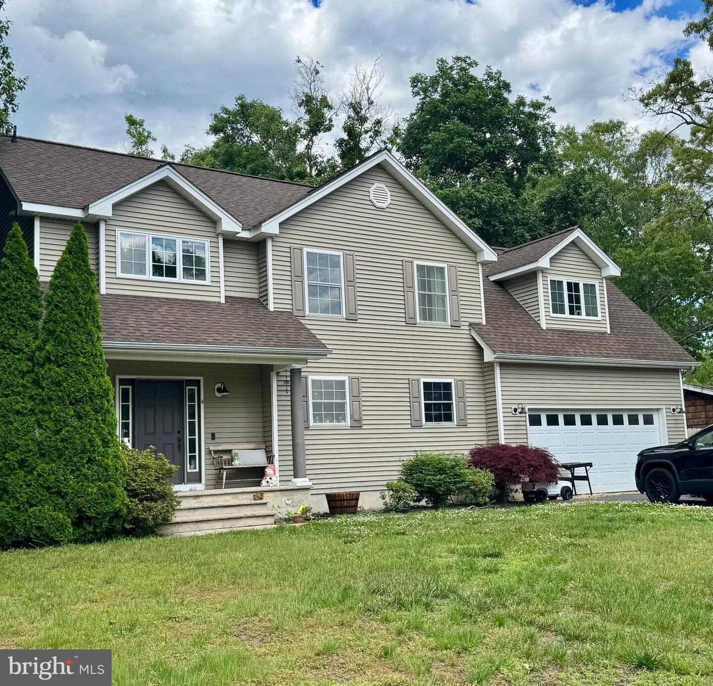 Property Photo:  4 Greenbriar Drive  NJ 08087 