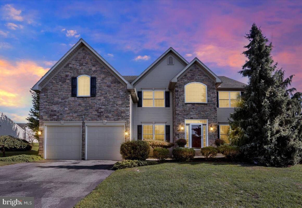 Property Photo: 173 Kensington Boulevard PA 19510