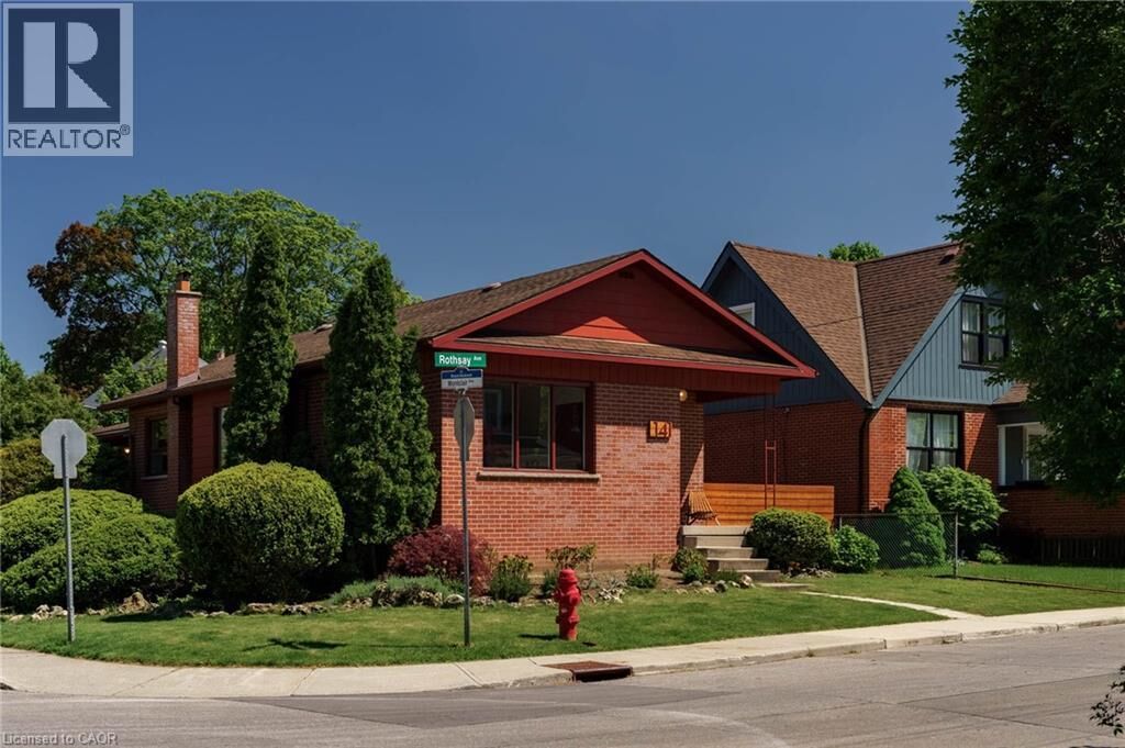 Photo de la propriété:  141 Rothsay Avenue  ON L8M 3G5 