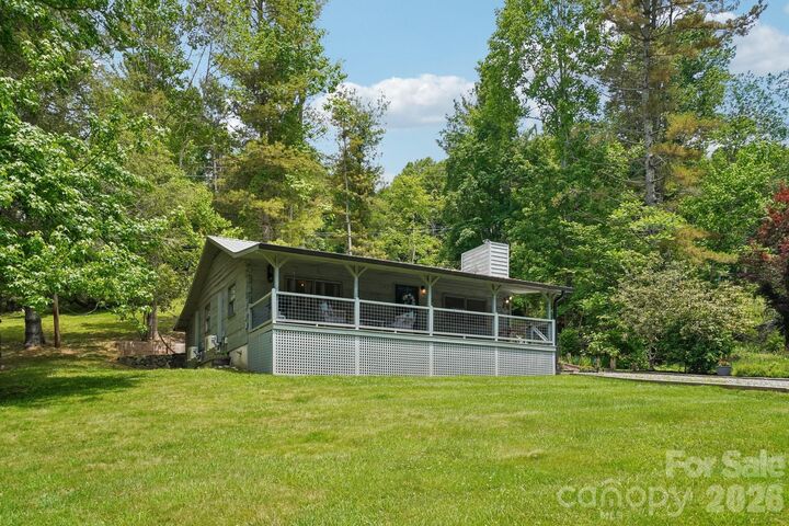 Property Photo:  175 Village Lane  NC 28754 