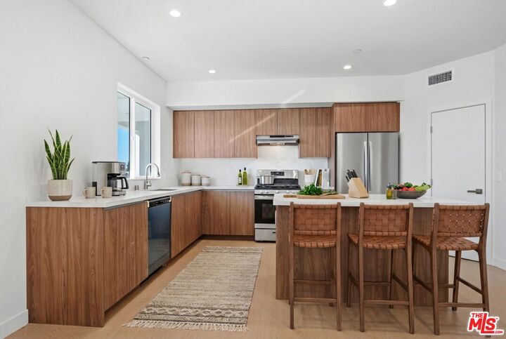 Property Photo: 1717 Winona Blvd CA 90027