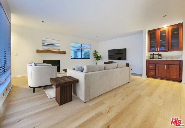 Property Photo:  832 3rd St  CA 90403 