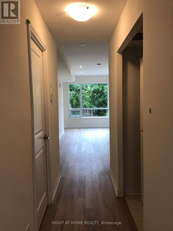 Property Photo: 650 Atwater Avenue 38 ON L5G 4K7