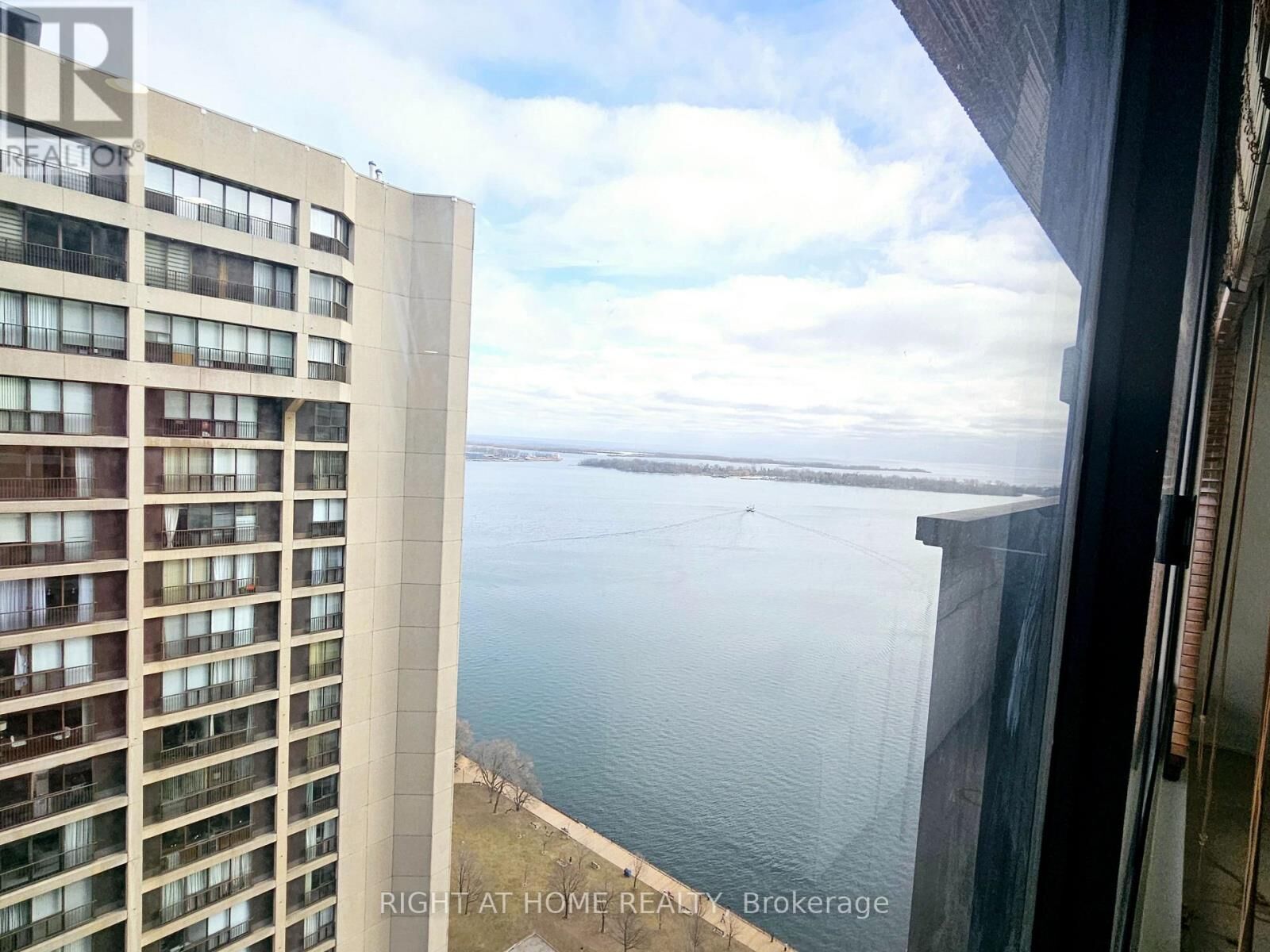 Property Photo: 65 Harbour Square 3306 ON M5J 2L4