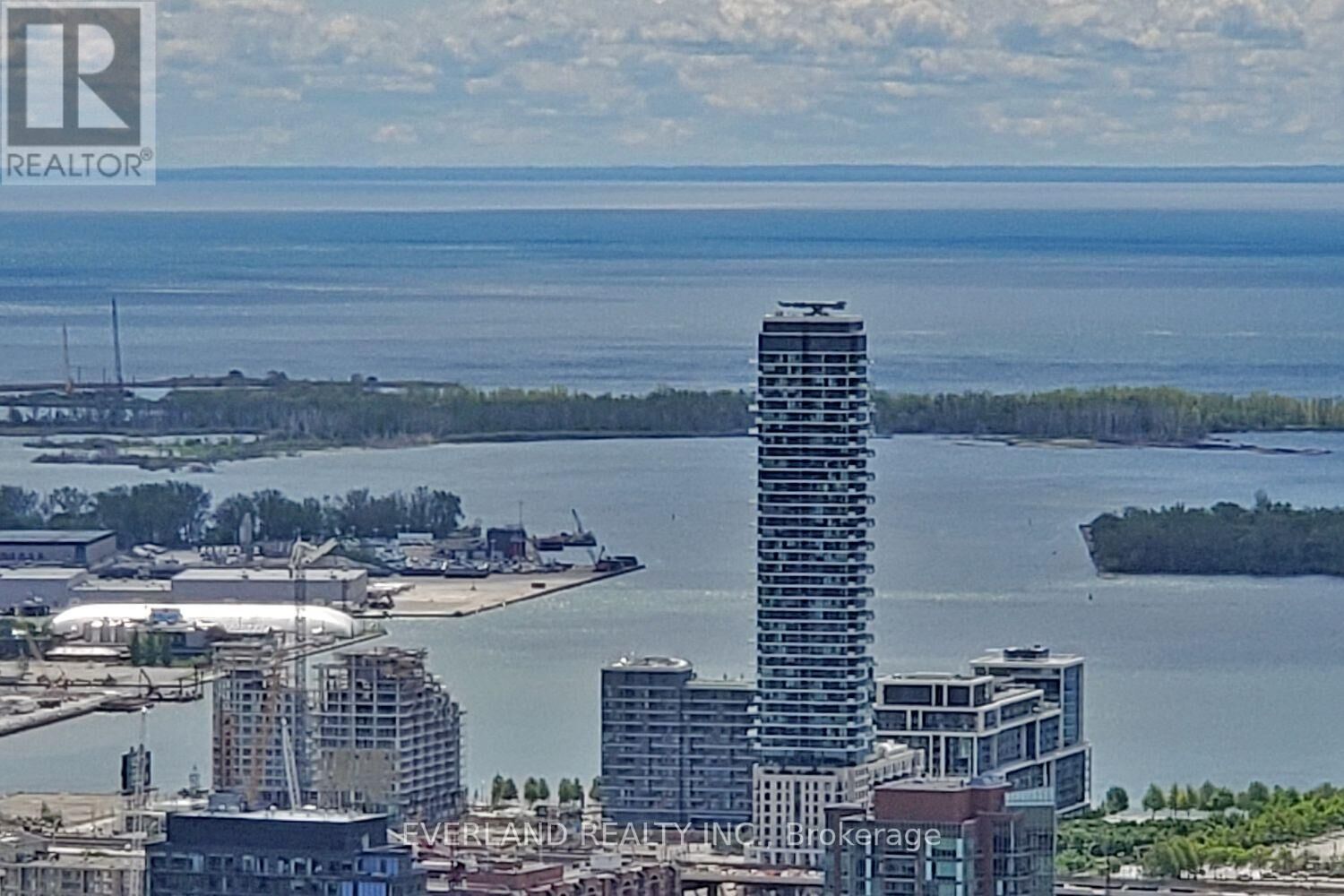 Property Photo: 7 Grenville Street 6105 ON M4Y 1A1