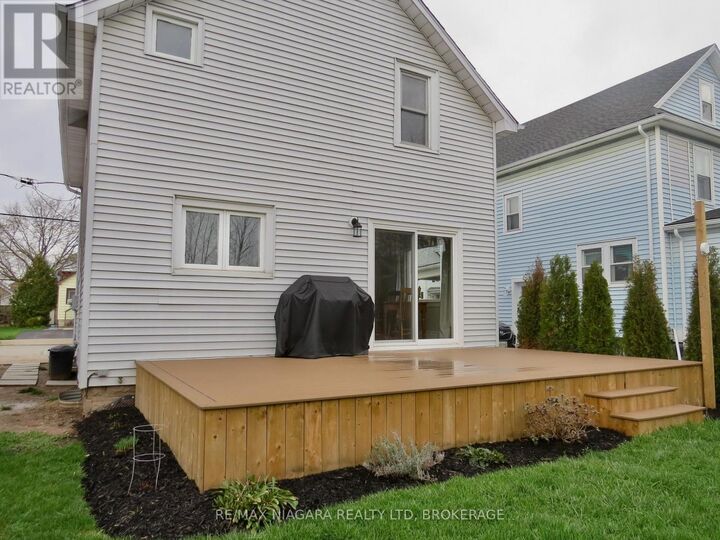 Property Photo: 48 Wilton Avenue ON L3C 1Z9
