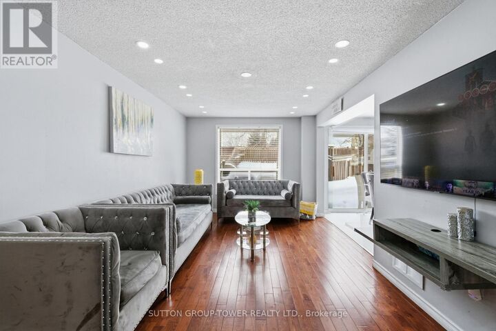 Property Photo: 360 Dunsmore Lane ON L4M 7B2