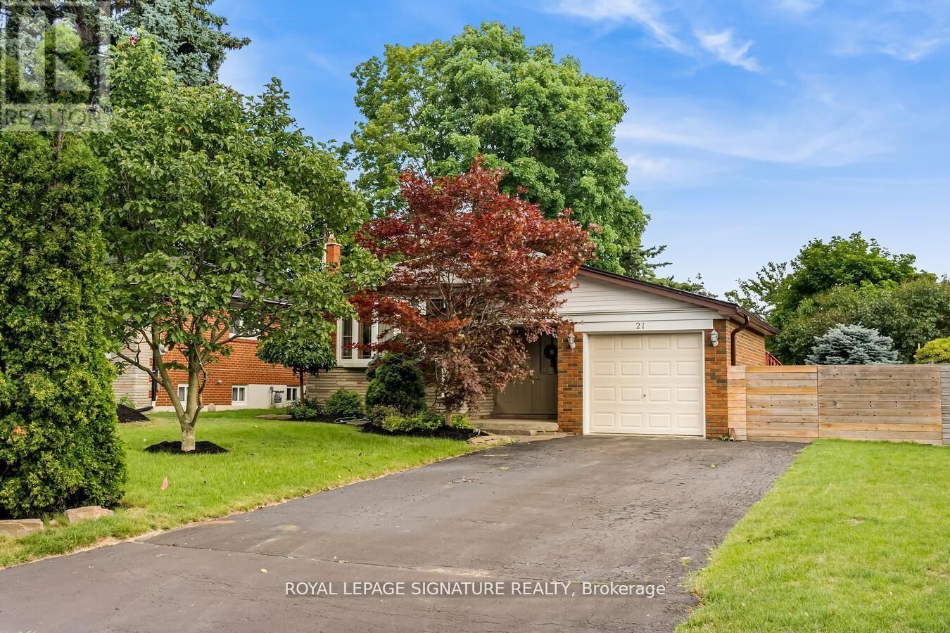 Property Photo: 21 Broadlands Boulevard ON M3A 1J1