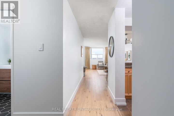 Property Photo:  3845 Lake Shore Boulevard West 1601  ON M8W 4Y3 
