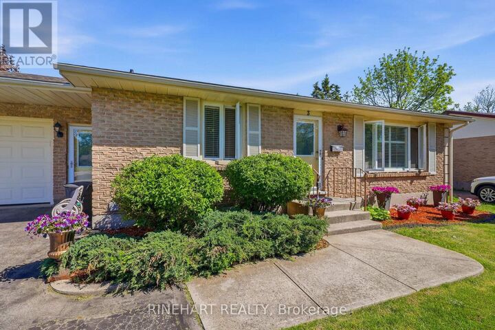 Property Photo:  3 Greenfield Court  ON N6E 1K9 