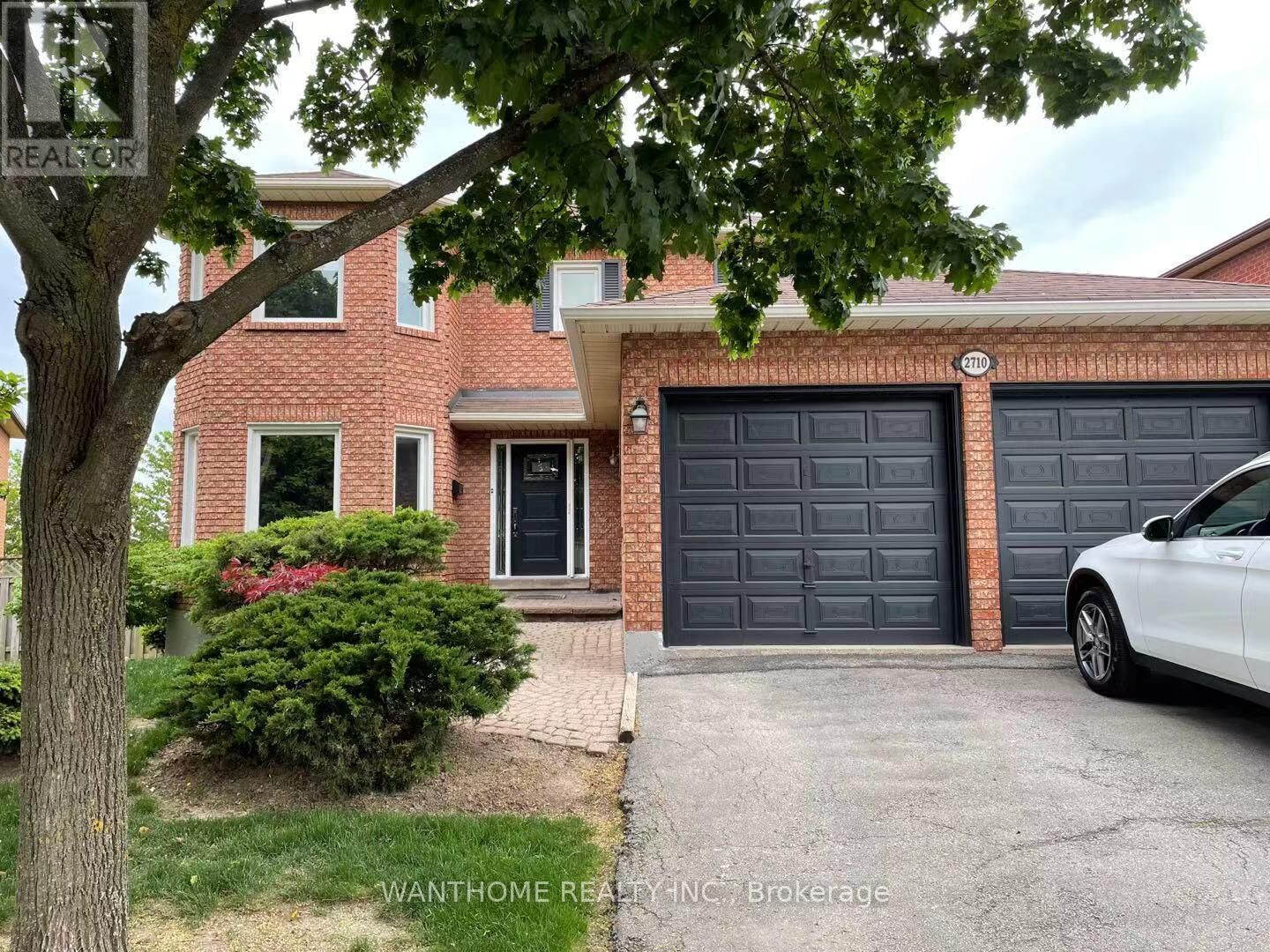 Property Photo: 2710 Harewood Court ON L6J 6X9