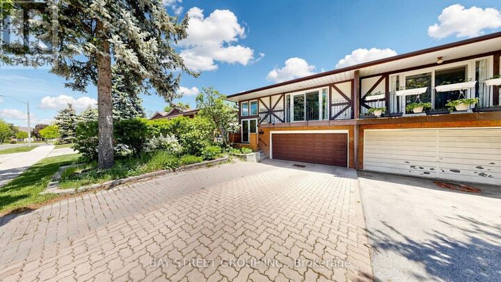 Property Photo:  65 Bessarion Road  ON M2K 1H8 